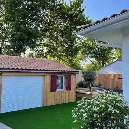Villa Maison Familiale A 200 M Du Bassin