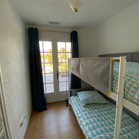Villa Maison Familiale A 200 M Du Bassin
