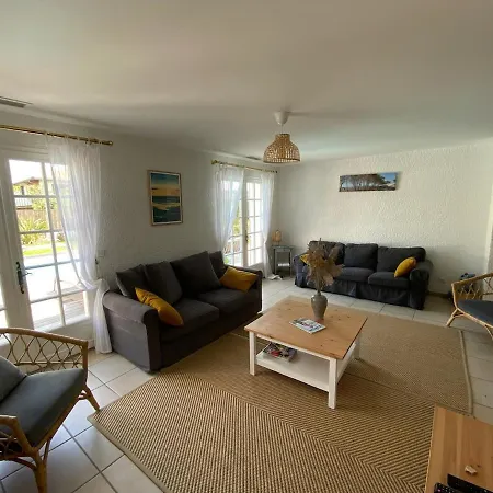 Villa Maison Familiale A 200 M Du Bassin *